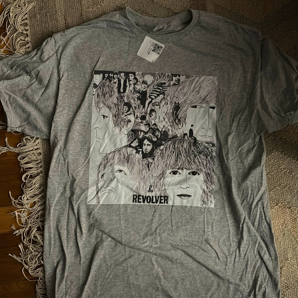 Brand new Beatles t shirt Revolver. Gildan Large